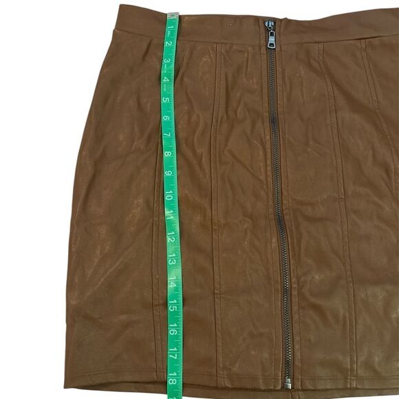 Brown Faux Leather Zippered Women's Skirt Set - Picture 5 of 8